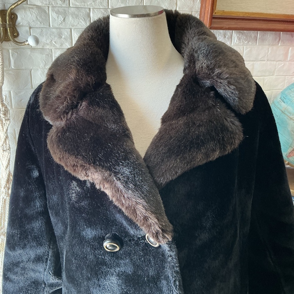 Vintage 1960s 1970s Borgazi Maximalist Faux Fur Coat with Collar + Cuff Detail - Picture 4 of 15
